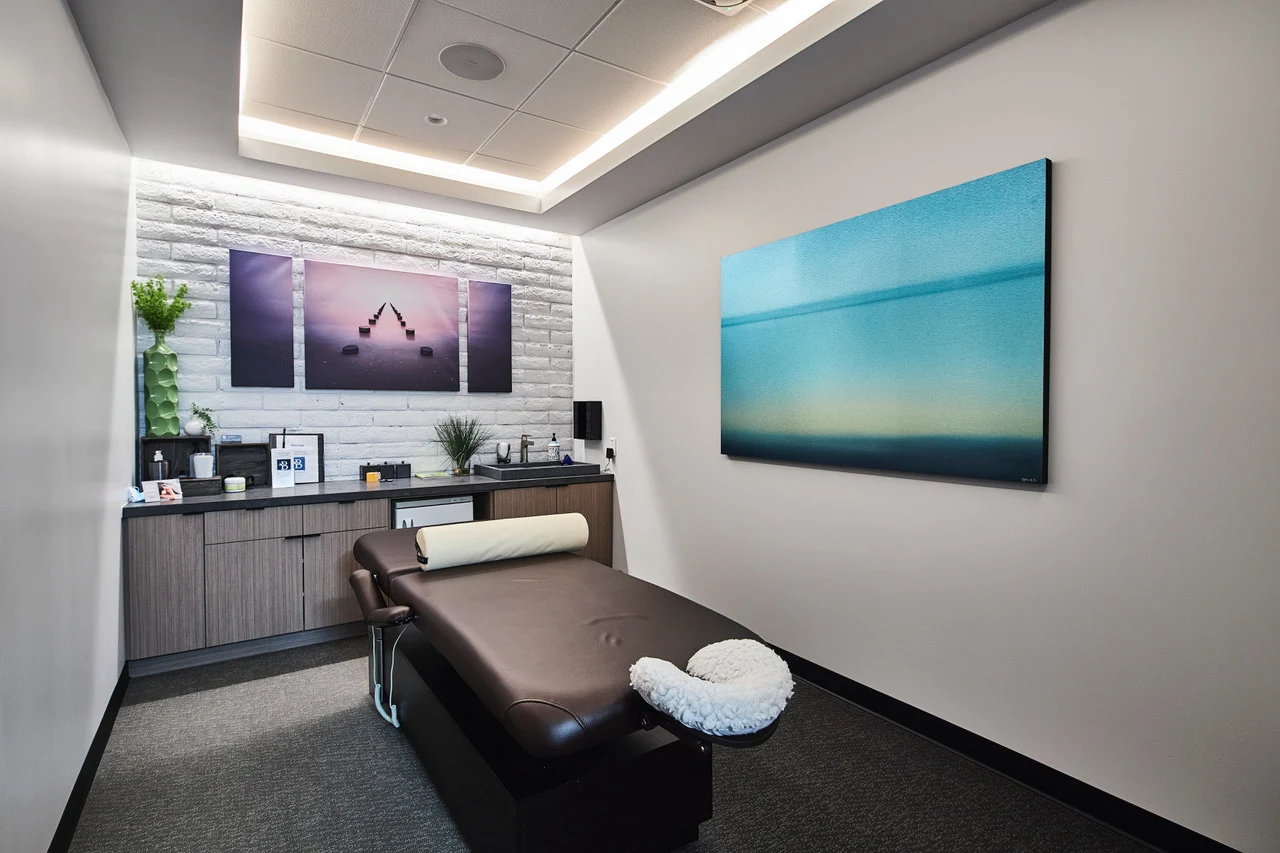 A treatment room at Benessair