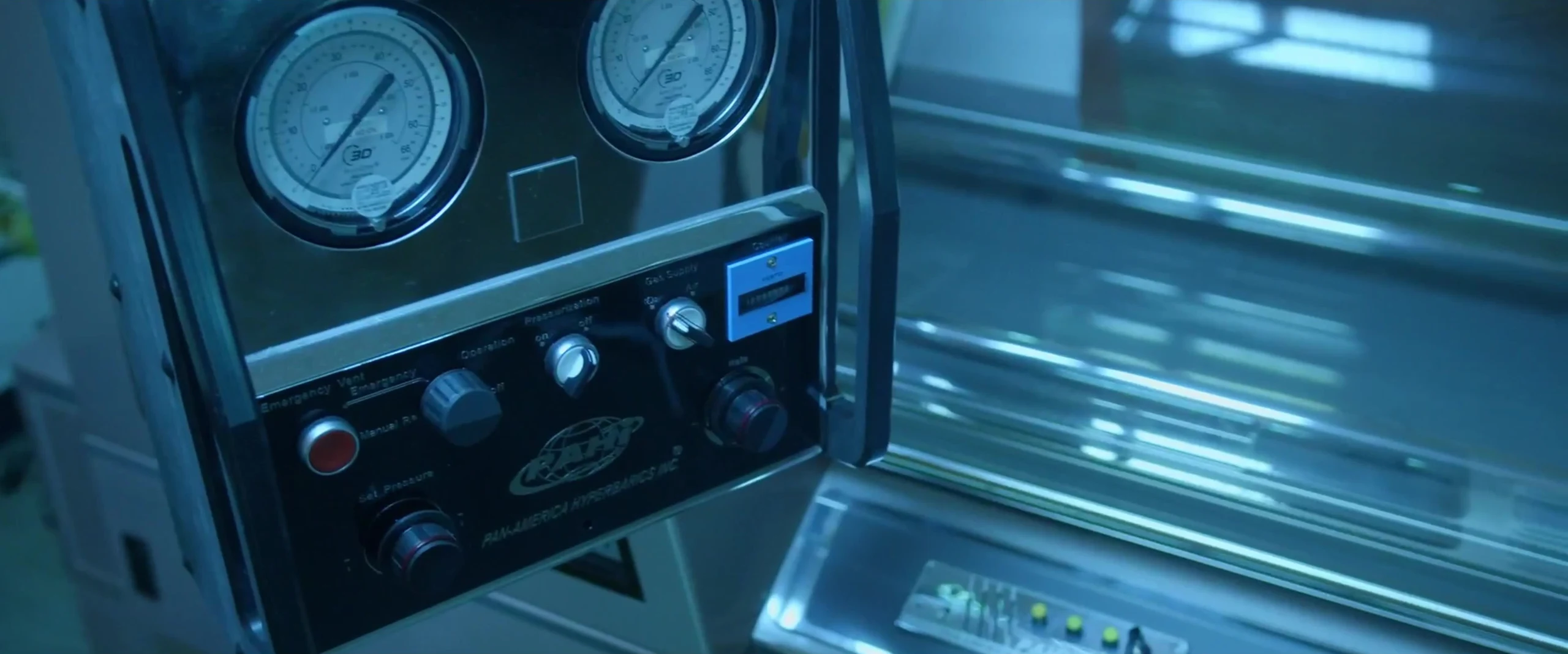 Detail of the hyperbaric chamber controls