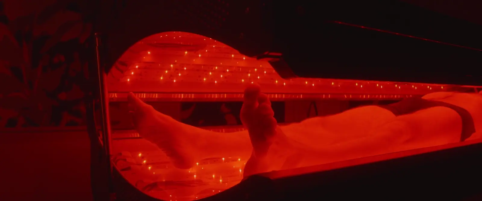 Light therapy equipment from Benessair’s original practice film
